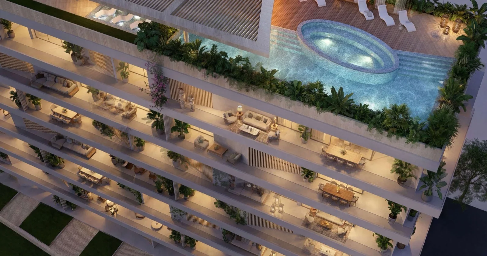 Rooftop pool and jacuzzi